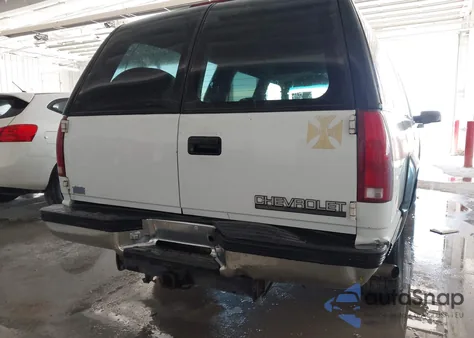 1995 Chevrolet Suburban K1500 from USA, damaged, VIN 1GNFK16K7SJ451725